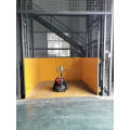 Guide rail hydraulic goods lifting platform